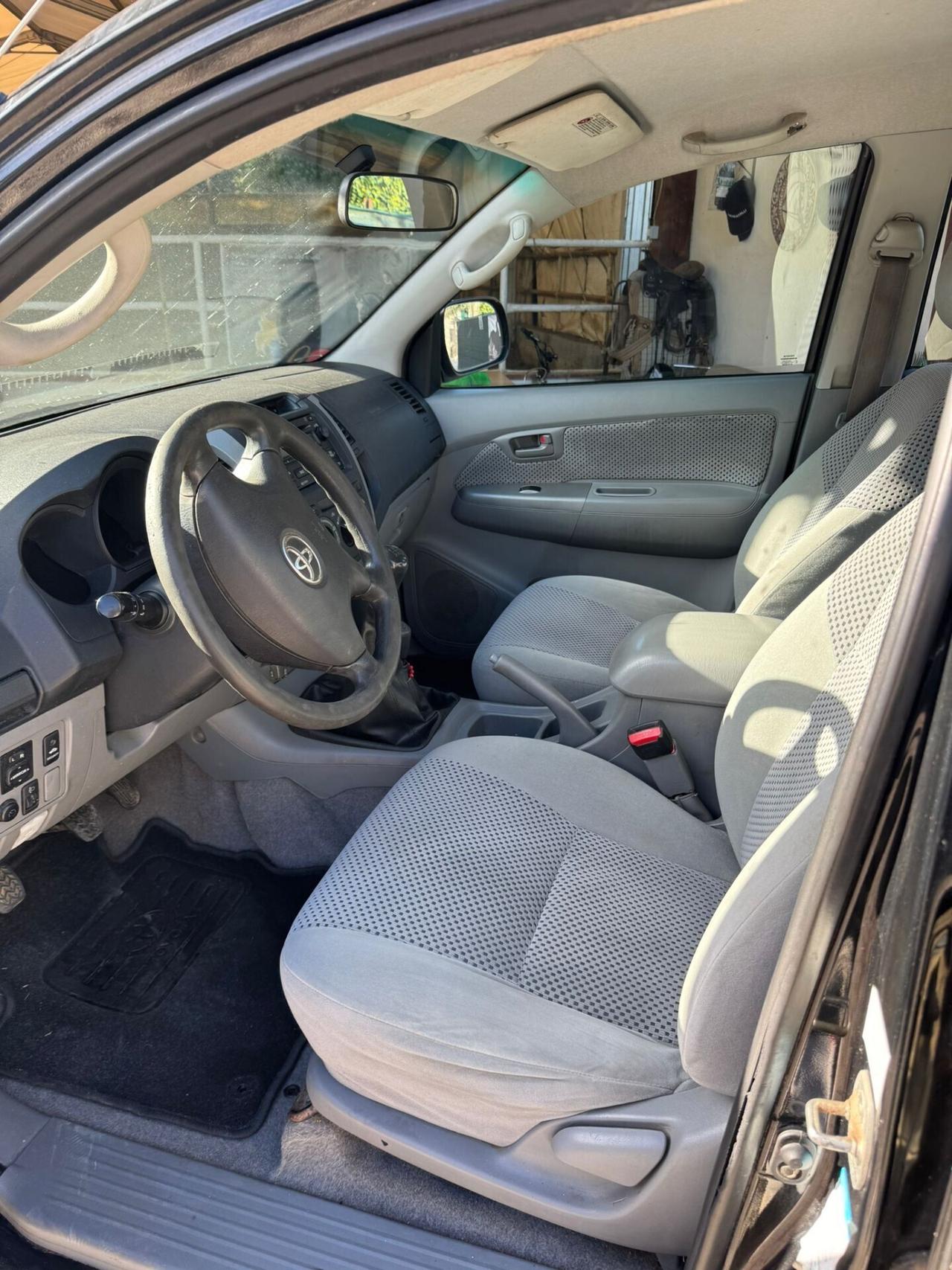 Toyota Hilux 3.0 D-4D 4WD 4p. Double Cab SR