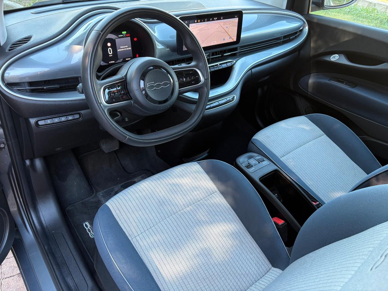 Fiat 500 500e Berlina 42 kWh Icon-Auton.320Km-CarPlay-Android-SOH Certificato