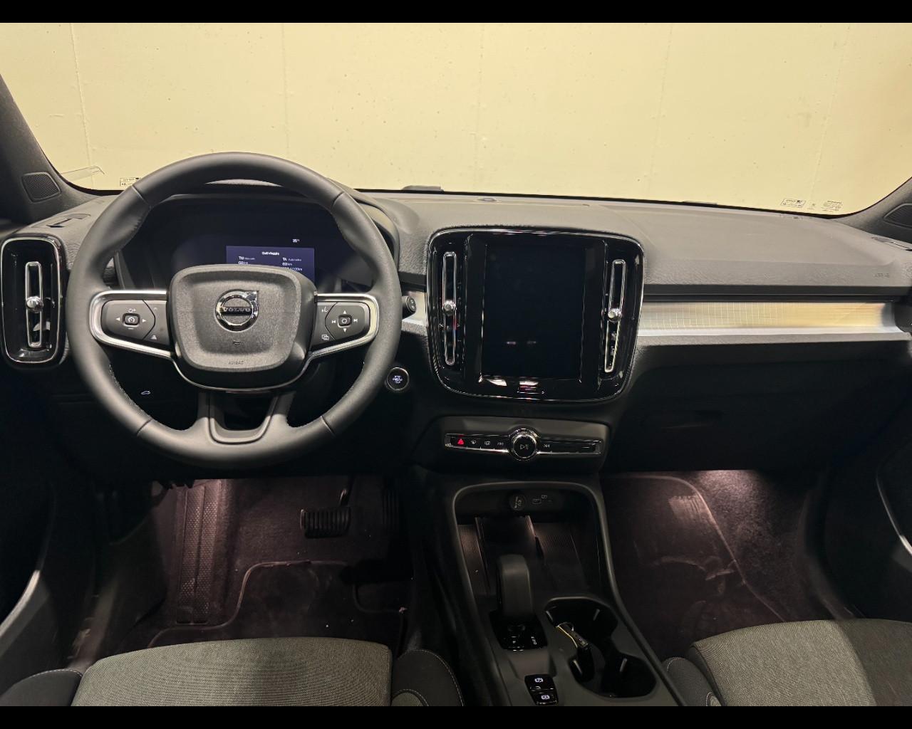 VOLVO XC40 CORE B3 AUTO