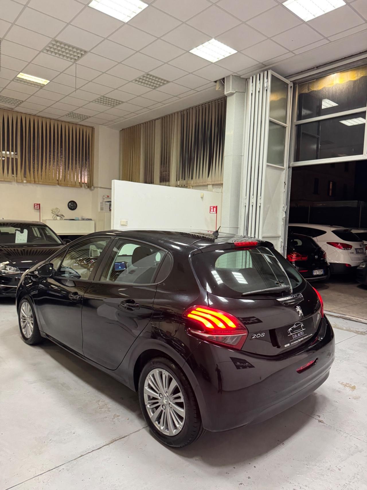 Peugeot 208 PureTech 82 5 porte Allure