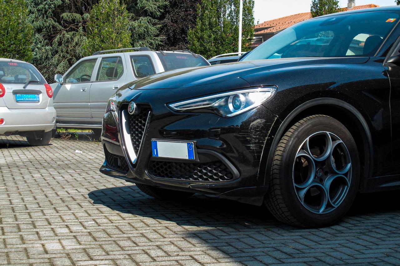Alfa Romeo Stelvio 2.2 Turbodiesel 160 CV AT8 RWD Business