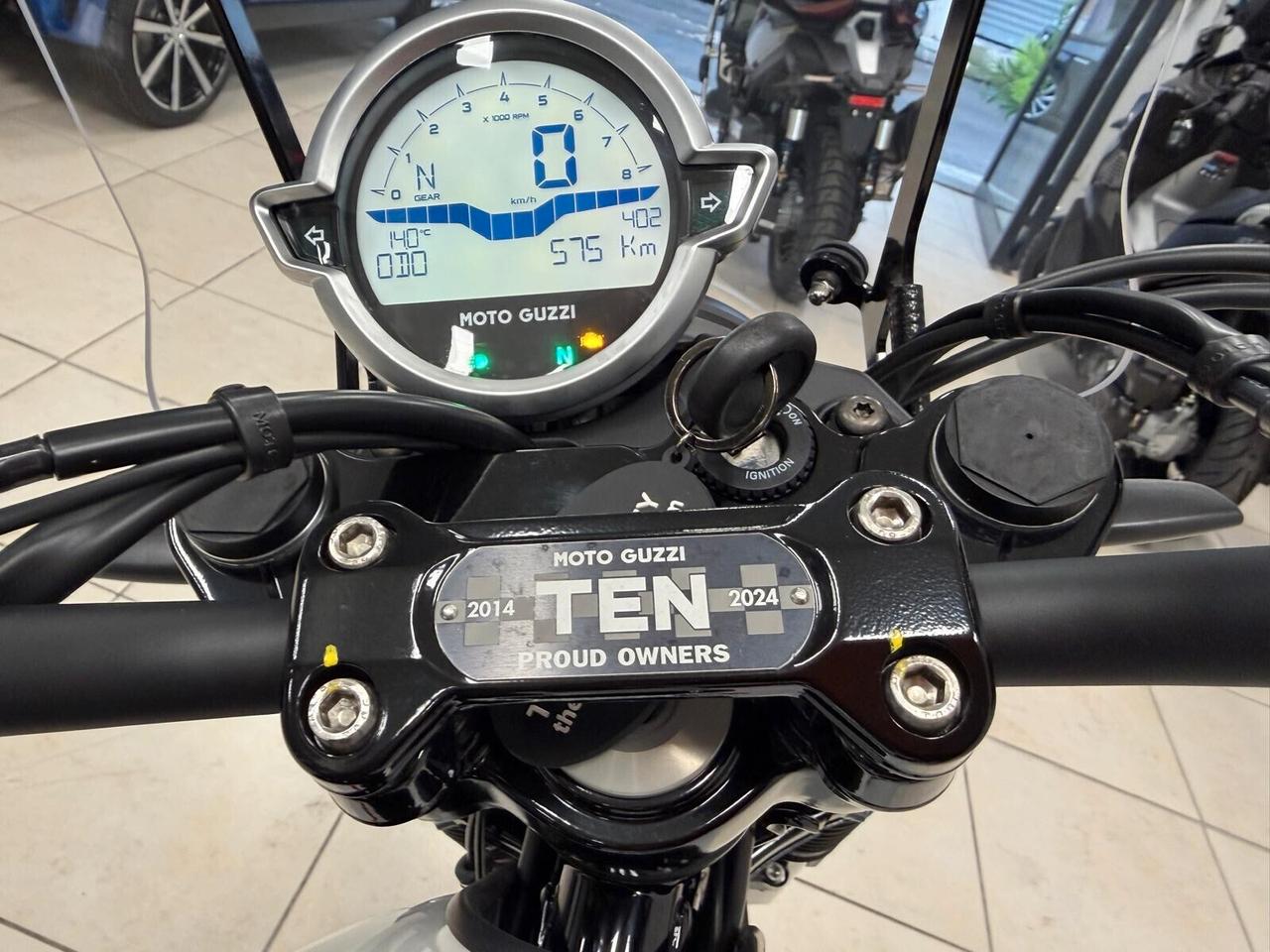 Moto Guzzi V7 STONE TEN