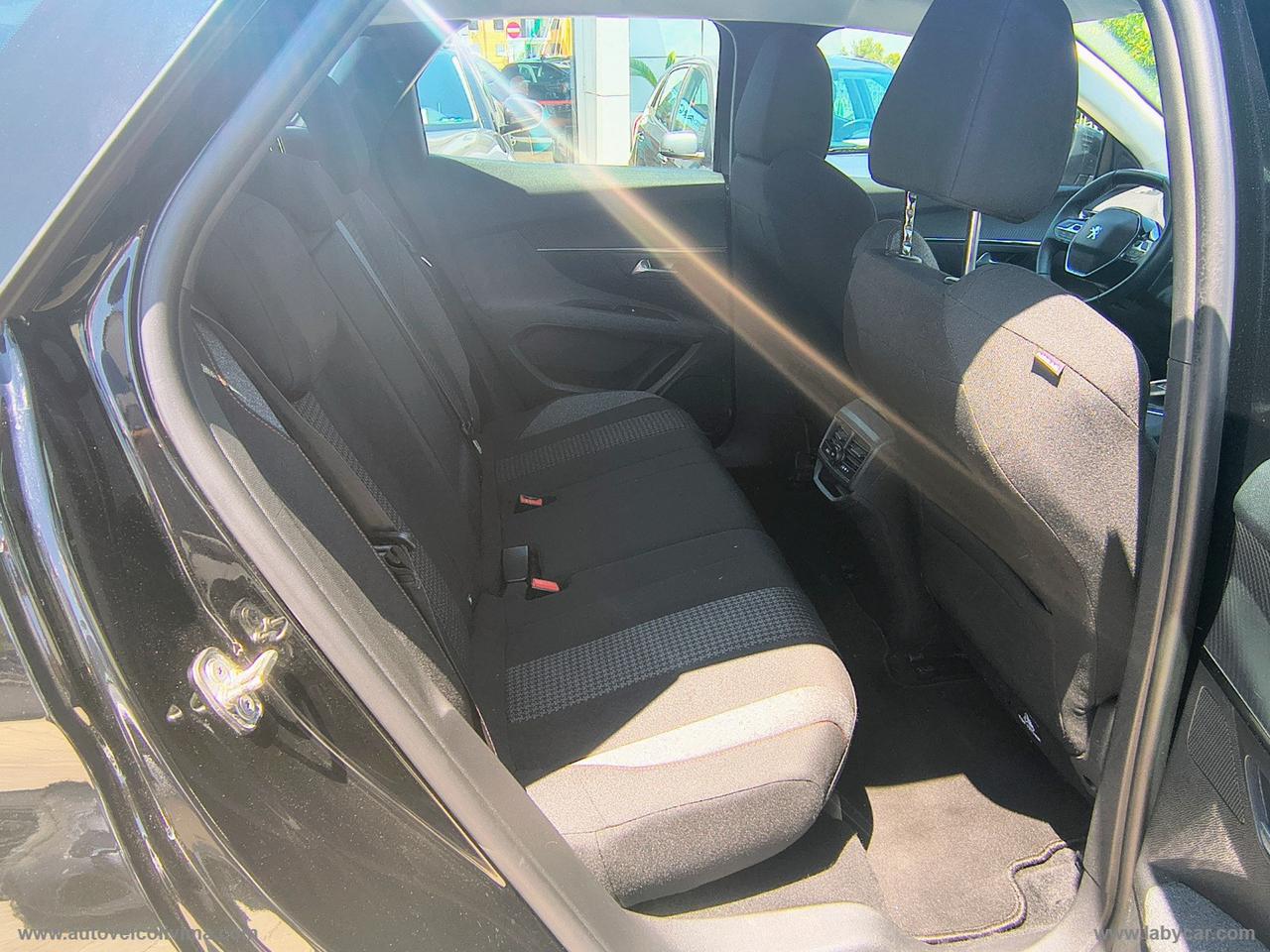 PEUGEOT 3008 BlueHDi 130 S&S Active Business