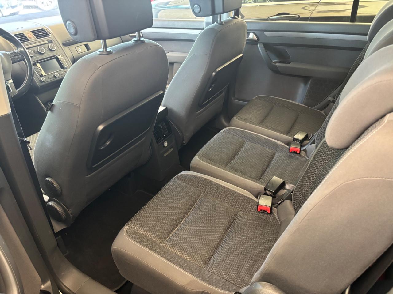Volkswagen Touran 1.6 TDI DSG Comfortline - PERMUTE - FINANZIAMENTI