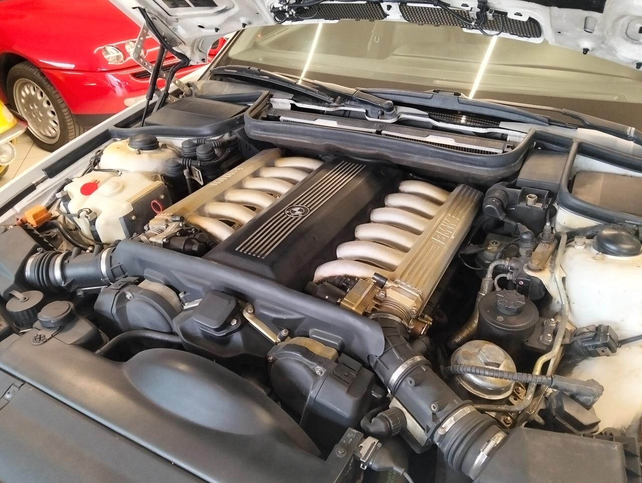 Bmw 850 12 cilindri