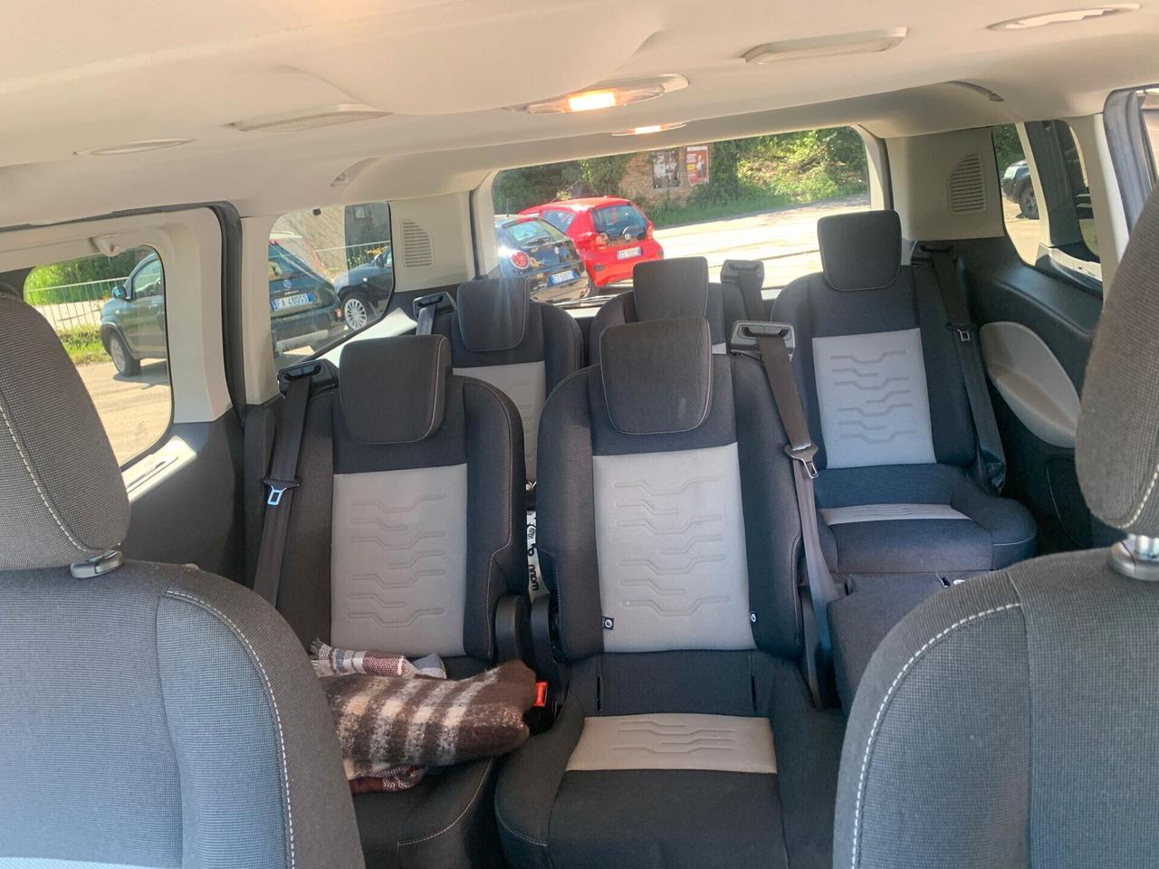 Ford Tourneo titanium- tdi 8 posti full optional anno 2017 150000 km-garanzia-tutto tagliandato-unico proprietario