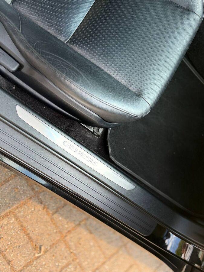 Hyundai Genesis 2.0 turbo Sport
