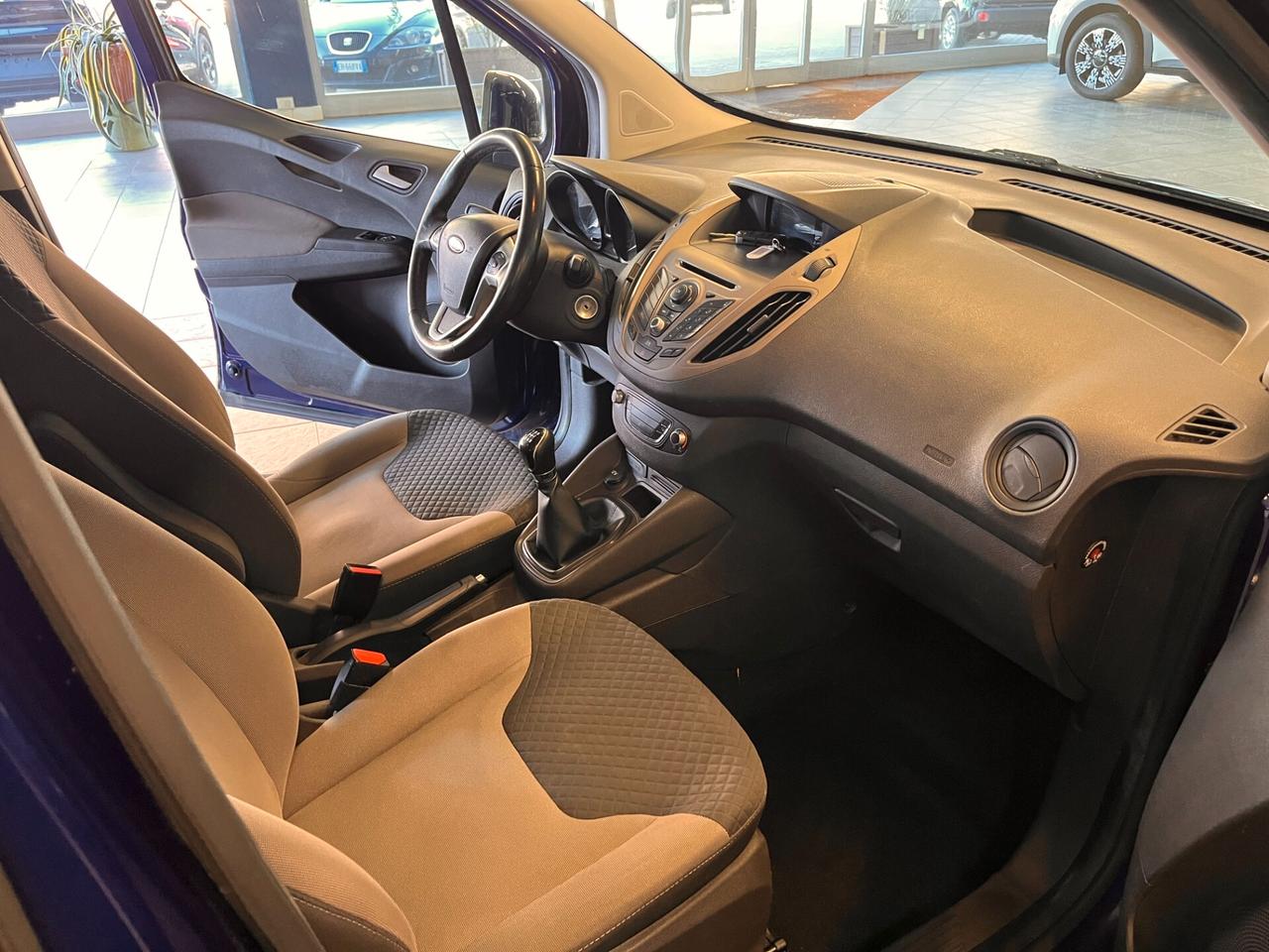 Ford Tourneo Courier 1.0 EcoBoost 100 CV Titanium