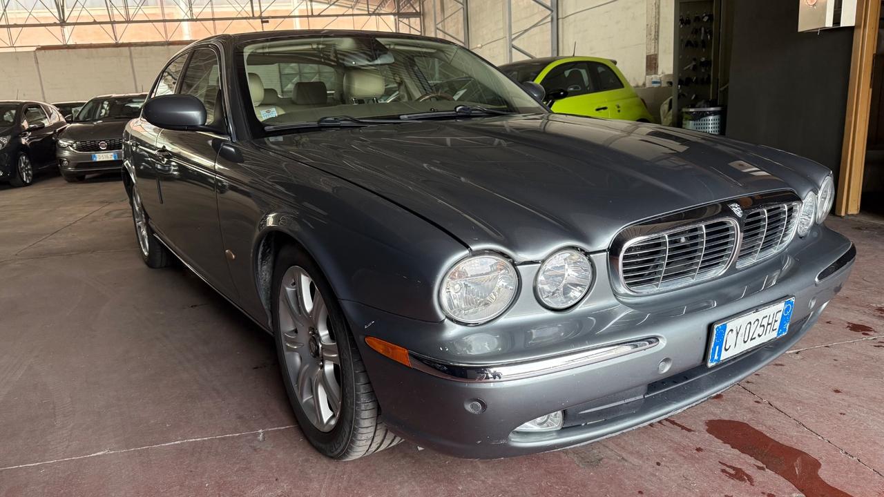 Jaguar XJ 2.7 D V6 cat Sovereign