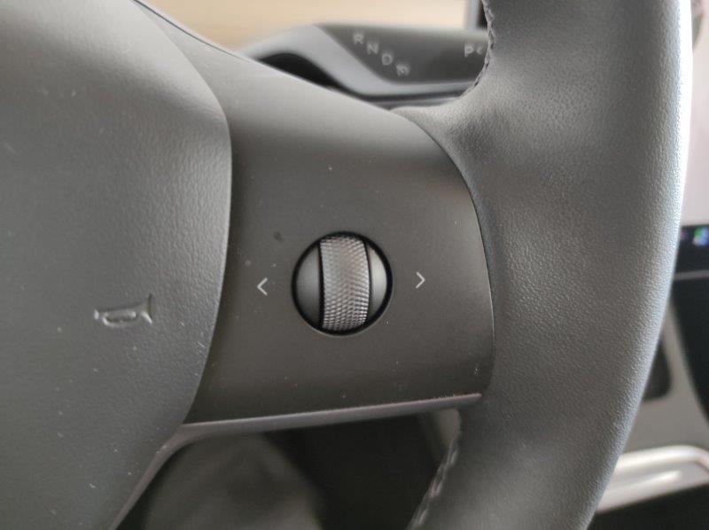 TESLA Model Y - Model Y AWD Performance