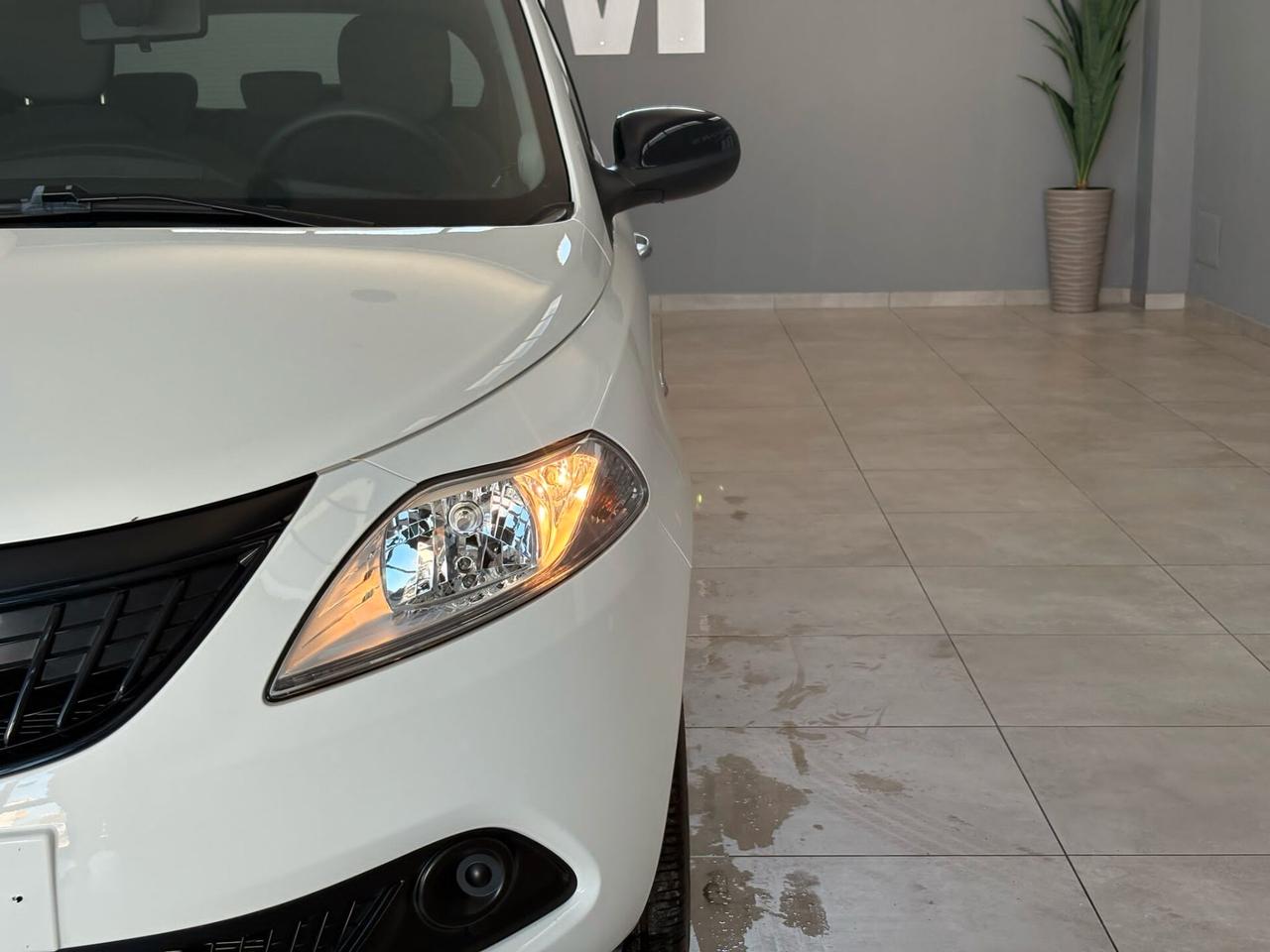 Lancia Ypsilon 1.0 FireFly 5 porte S&S Hybrid Oro