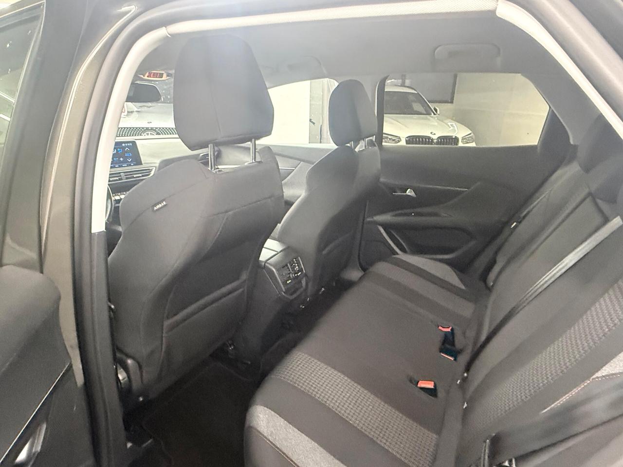 Peugeot 3008 BlueHDi 130 S&S EAT8 Business