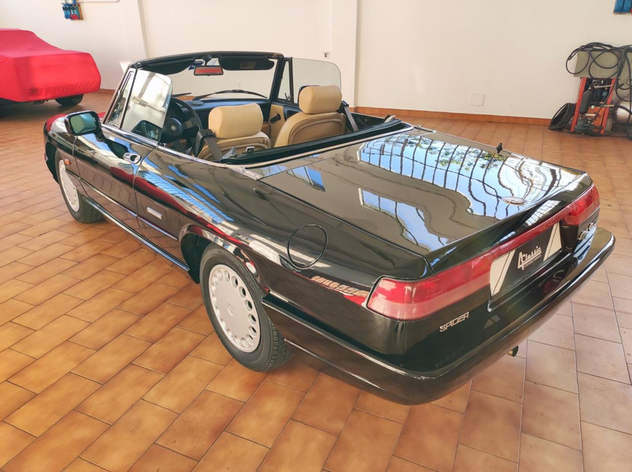 Alfa Romeo Spider 1.6