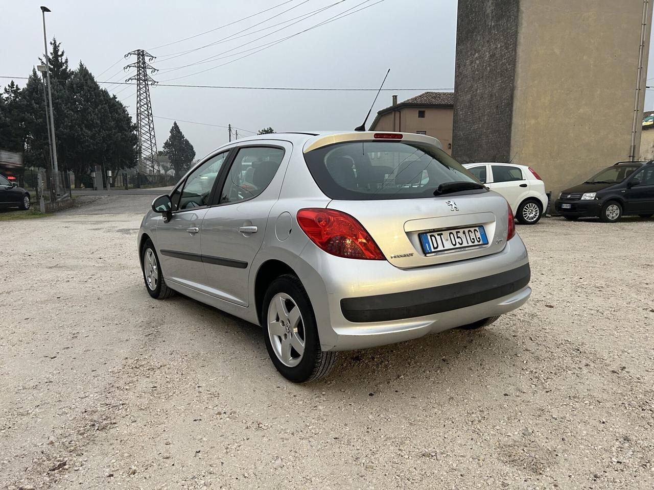 PEUGEOT 207 1.4 75CV OK NEOPATENTATI