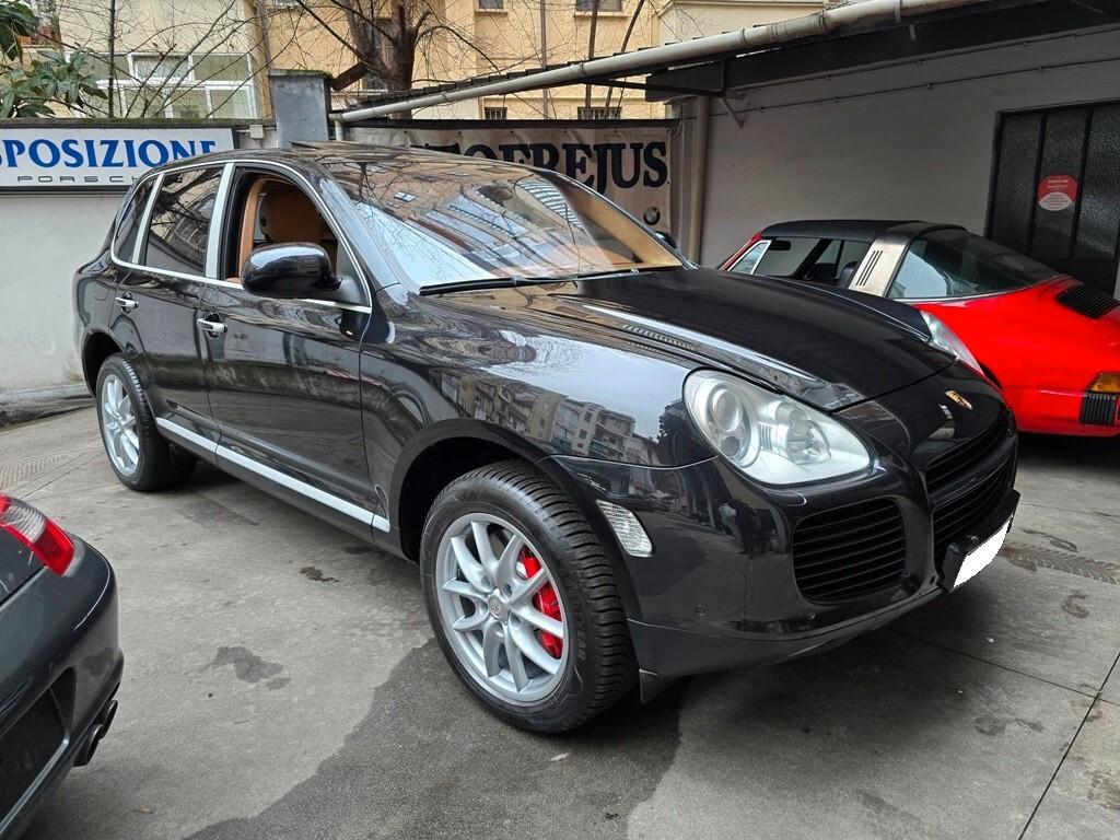 Porsche Cayenne 4.5 cat Turbo S BOOK/CRS