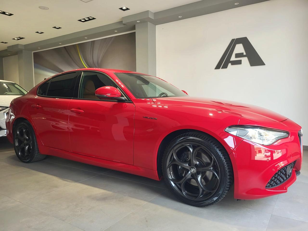 Alfa Romeo Giulia 2.0 Turbo 280 CV AT8 AWD Q4 Veloce Pelle Totale Beige Cerchi 19 Black...