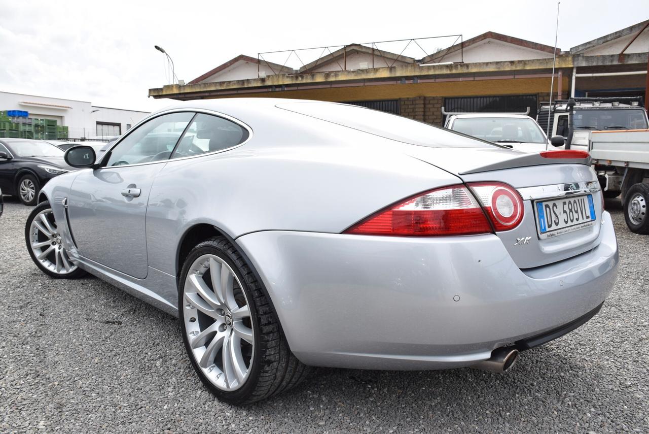 Jaguar XK 4.2 V8 Coupé AUTOM. - CERTIFICATA TAGLIANDATA NAVI CRUISE SENSORI PELLE