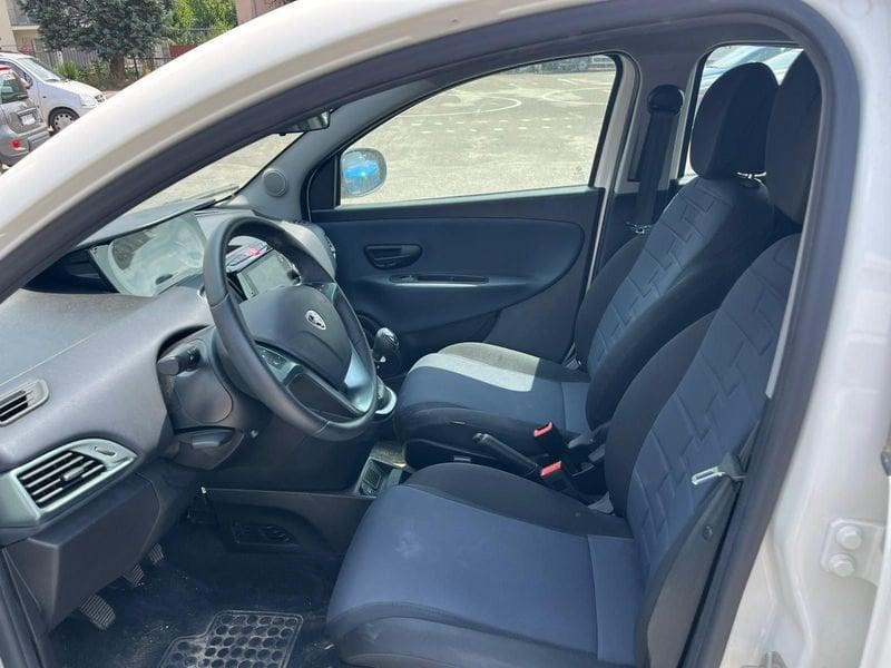 Lancia Ypsilon Ypsilon 1.0 FireFly 5 porte S&S Hybrid Platino