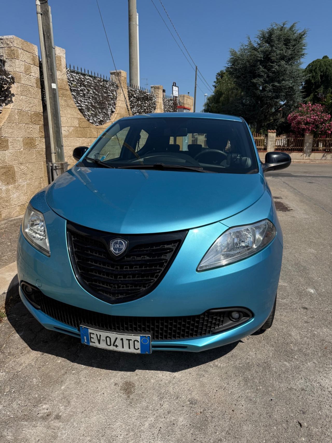 Lancia Ypsilon 1.2 69 CV 5 porte GPL Ecochic Gold