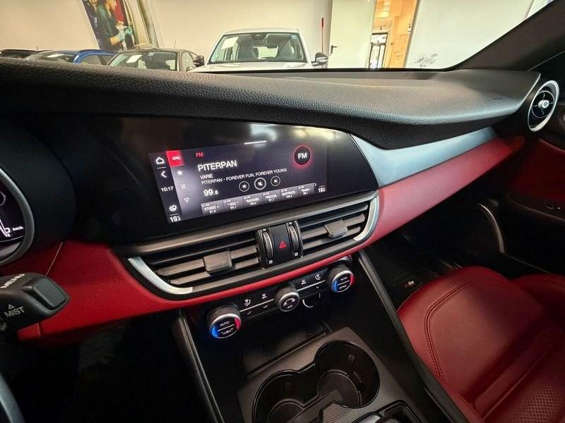 Alfa Romeo Giulia 2.2 Turbodiesel 210 CV AT8 AWD Q4 Veloce