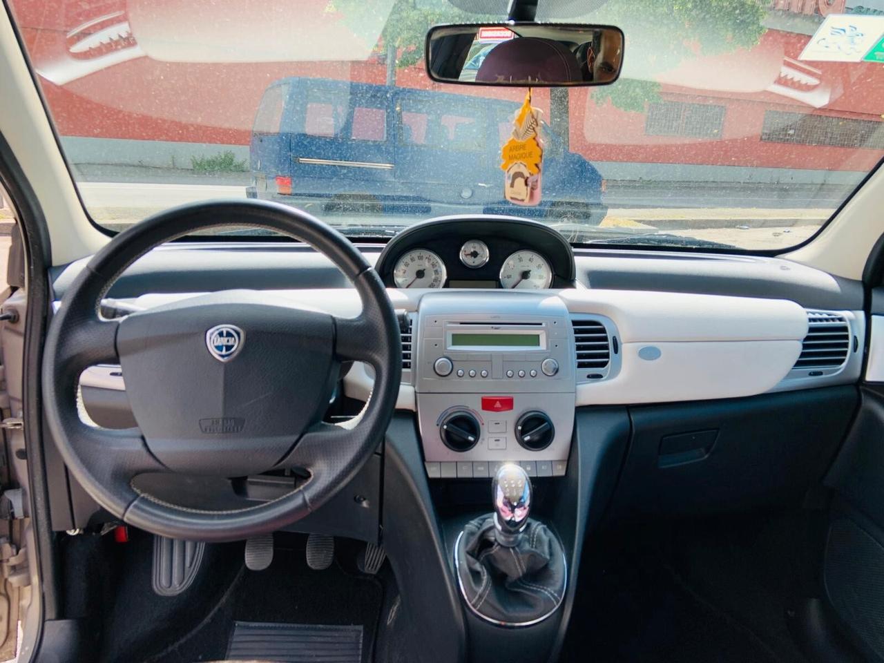 Lancia Ypsilon 1.2 69 CV Platinum