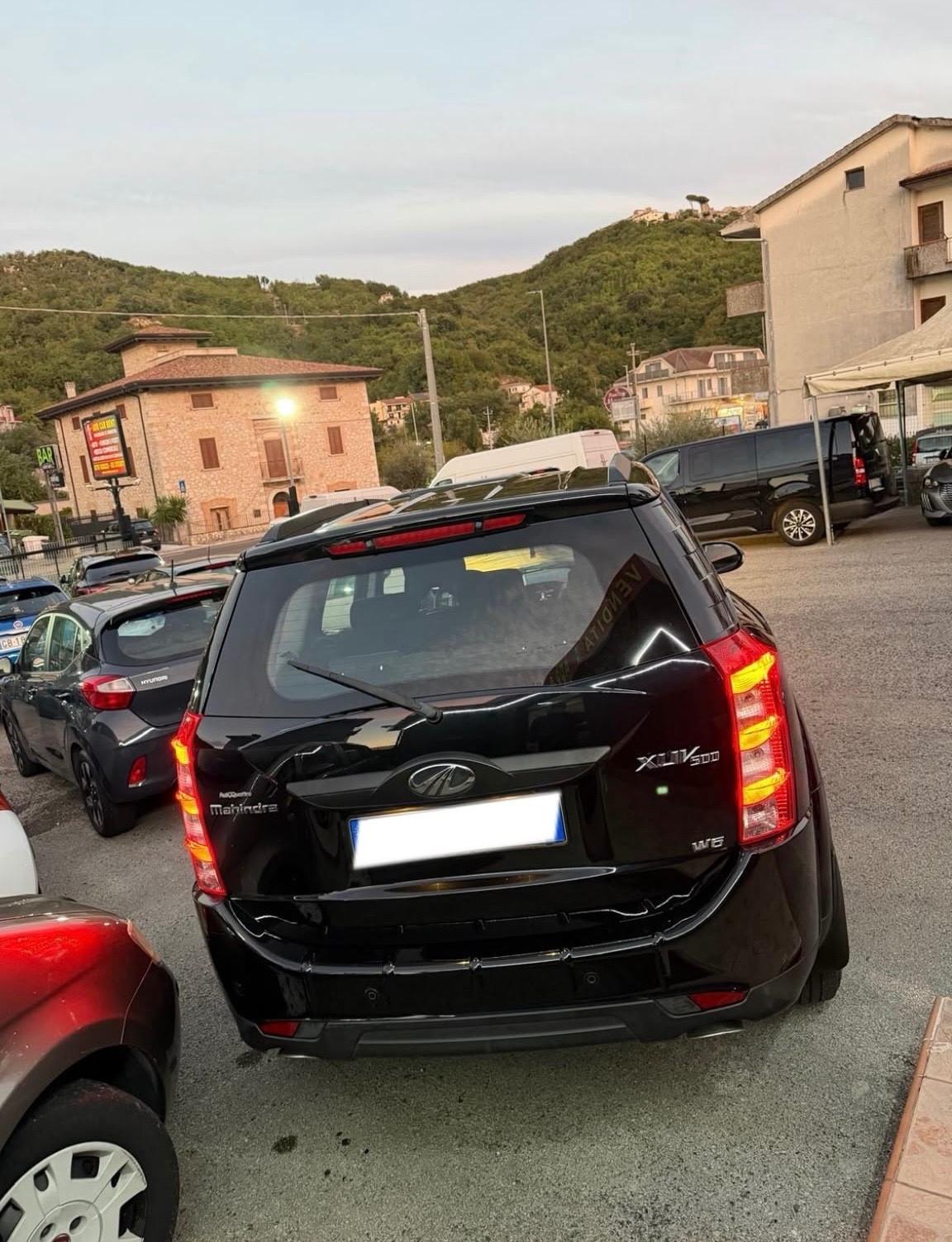 Mahindra XUV500 2.2 16V FWD W6