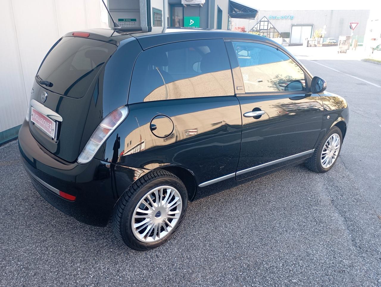 Lancia Ypsilon 1.2 Oro Giallo