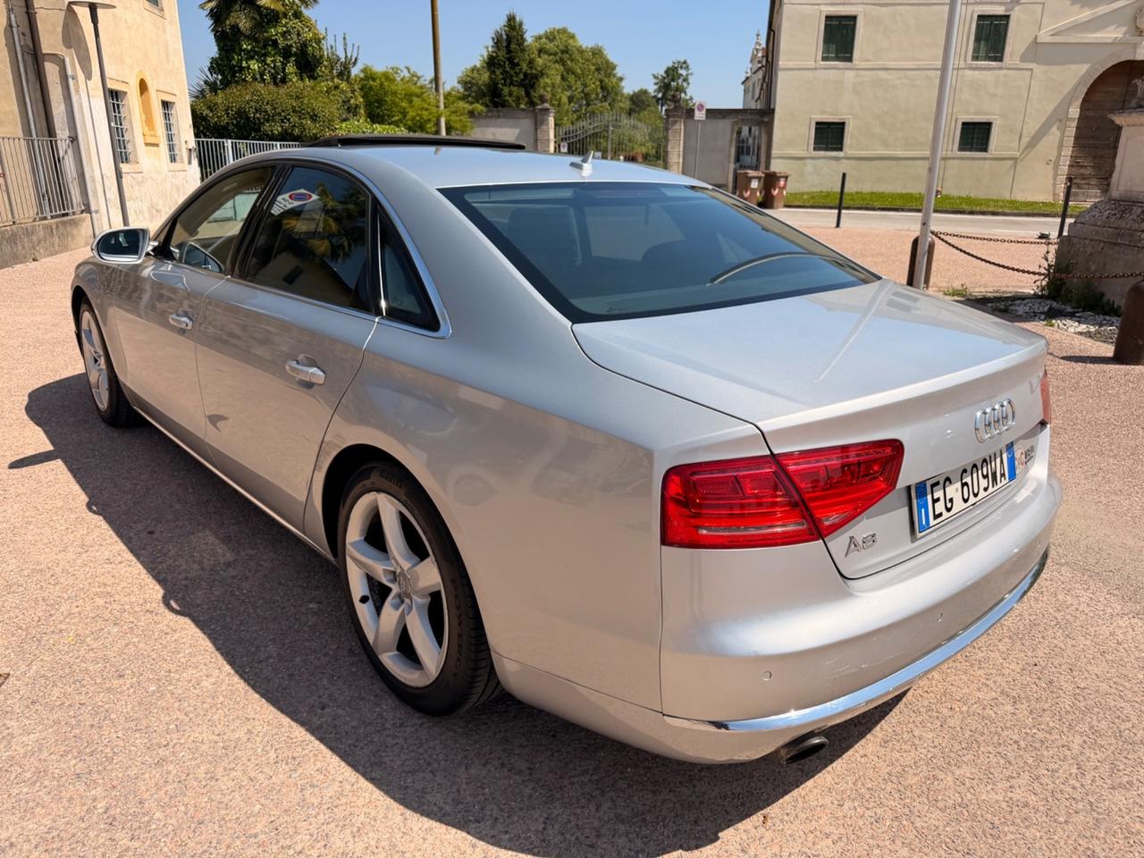 AUDI A8 4.2 V8 FSI quattro KM 113mila tetto frigo consolato ITA
