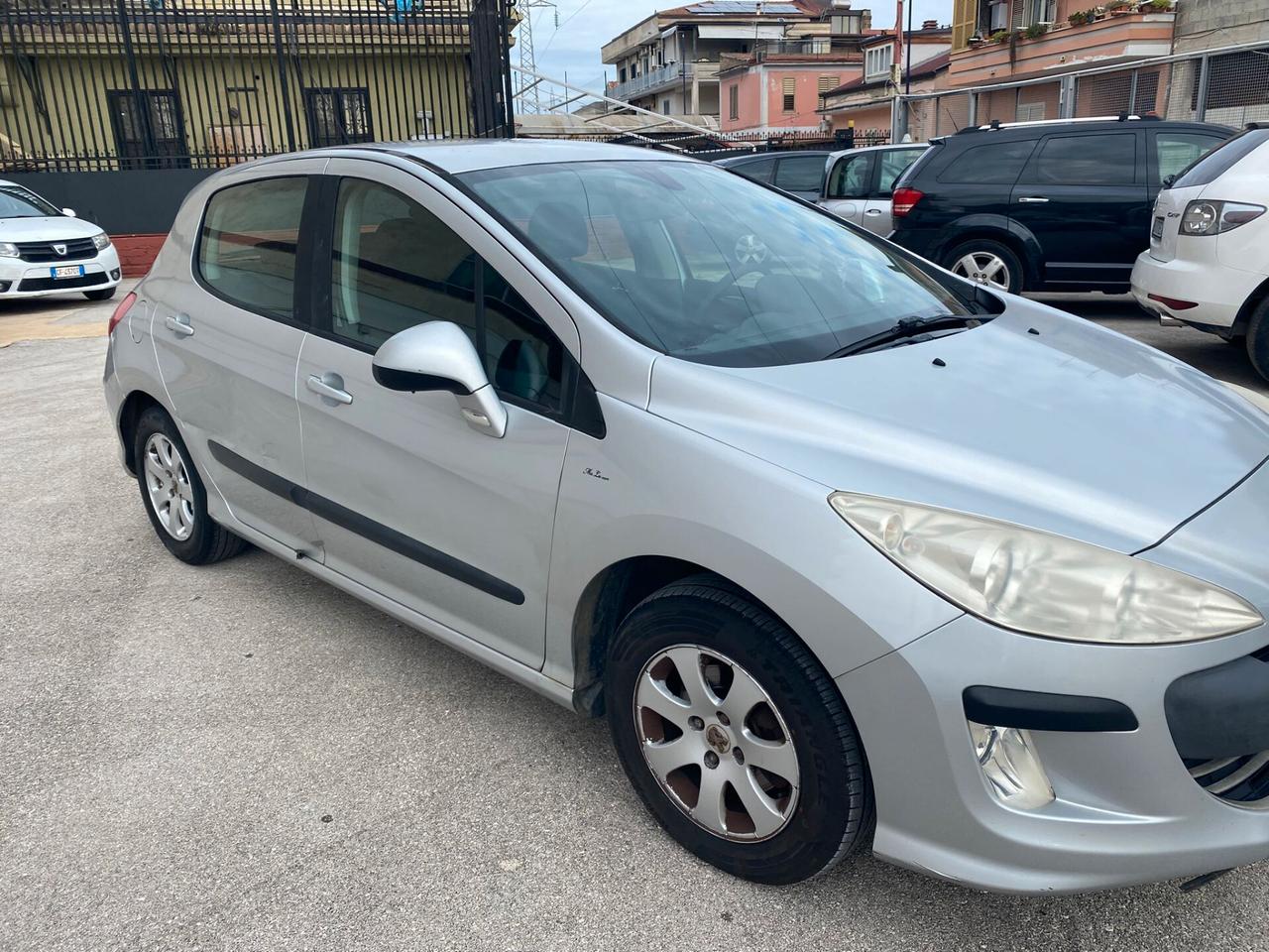Peugeot 308 1.4cc benzina(PRIVATO)-2008
