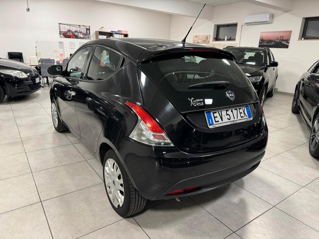 Lancia Ypsilon 1.2 BENZ NEOPATENTATI 2014