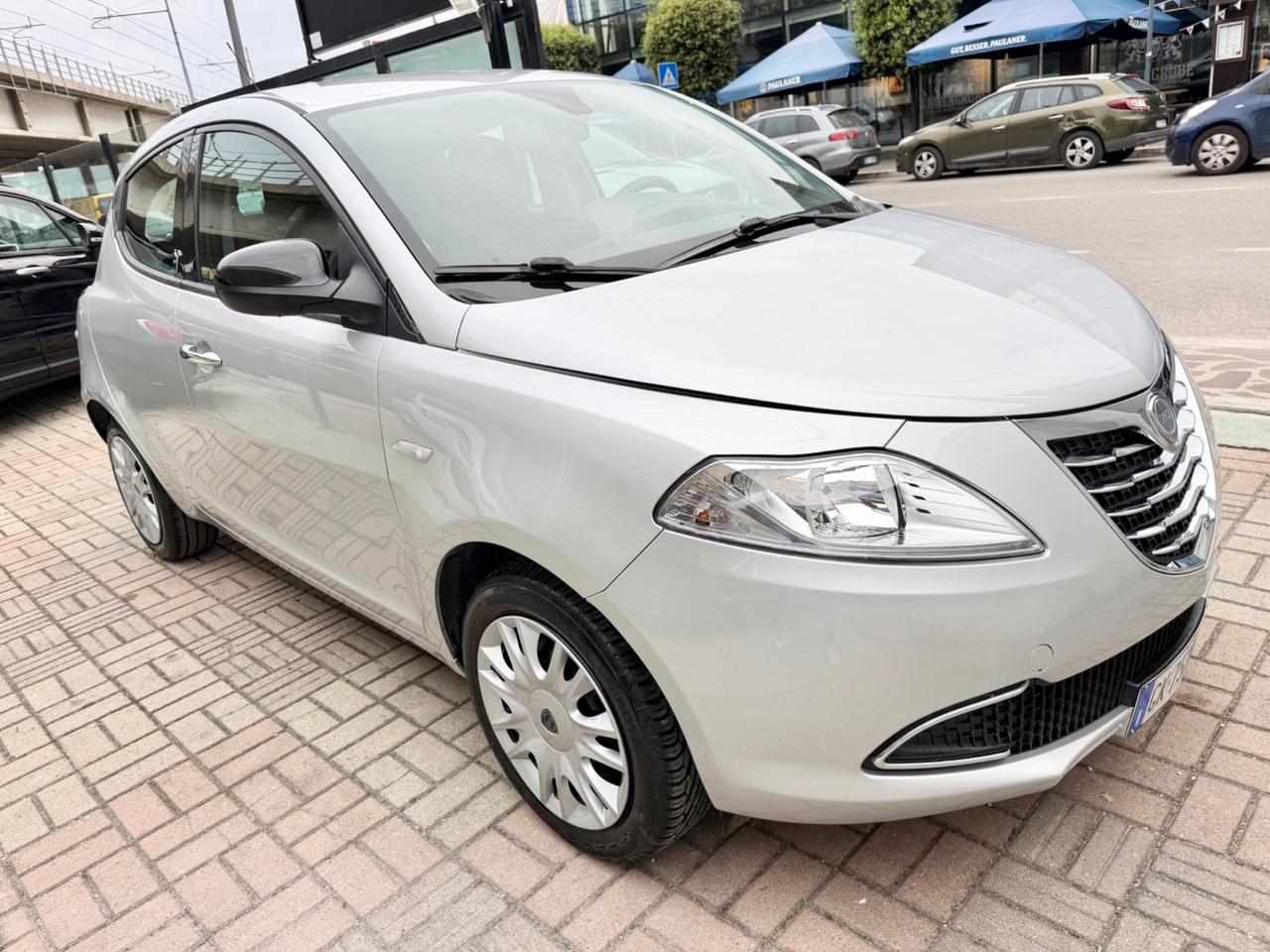 Lancia Ypsilon 1.2 Silver