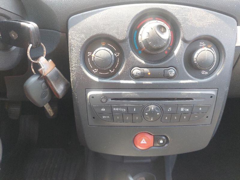 Renault Clio 1.2 75CV 5P Gomme Nuove NEOPATENTATI