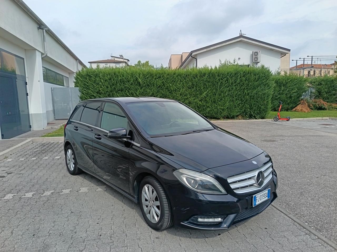 Mercedes-benz B 180 CDI Premium ok neo patente