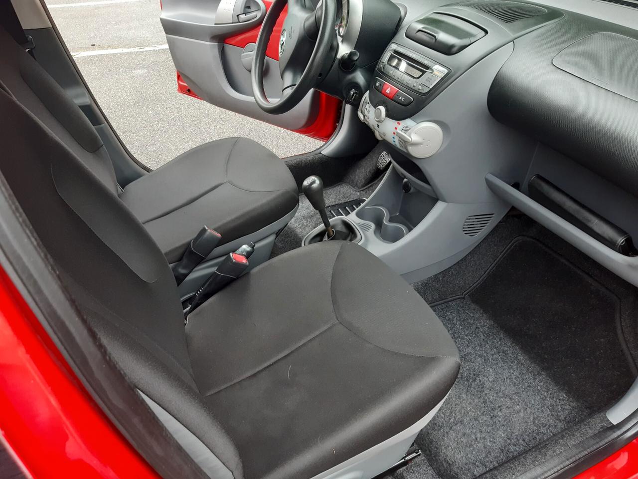 Toyota Aygo 1.0 12V VVT-i 5 porte Now Connect