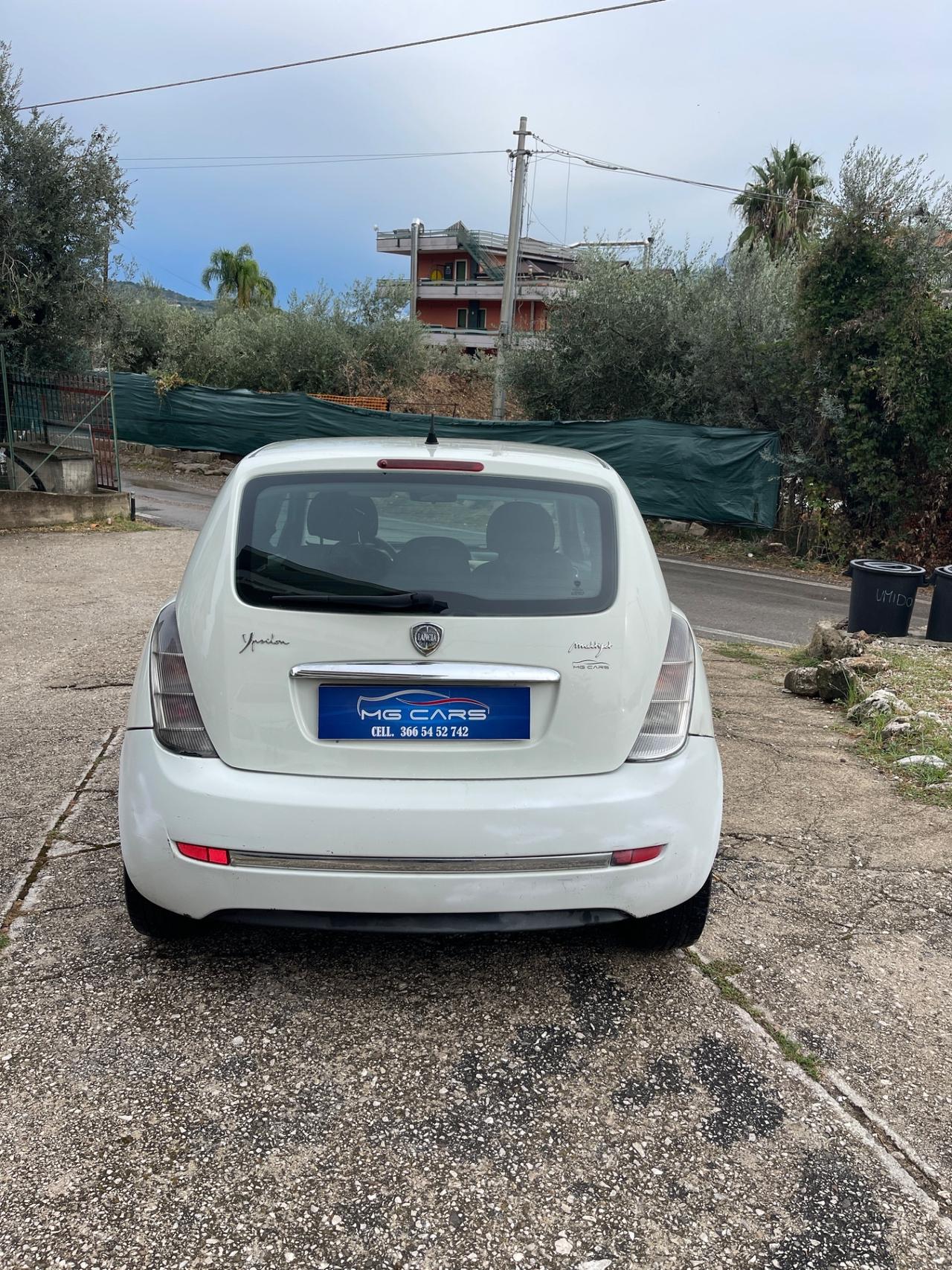 Lancia Ypsilon 1.3 MJT 75 CV Platino