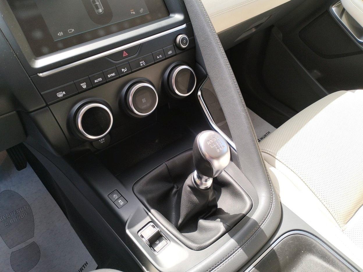 JAGUAR E-Pace (X540) E-Pace 2.0D 150 CV S