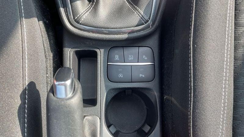 Ford Fiesta 5 Porte 1.1 75cv Titanium 5 Porte 1.1 75cv GPL Titanium