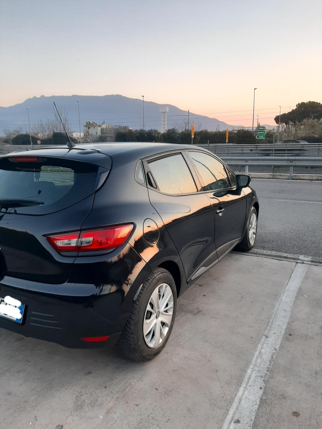 Renault Clio dCi 8V 75 CV 5 porte Duel