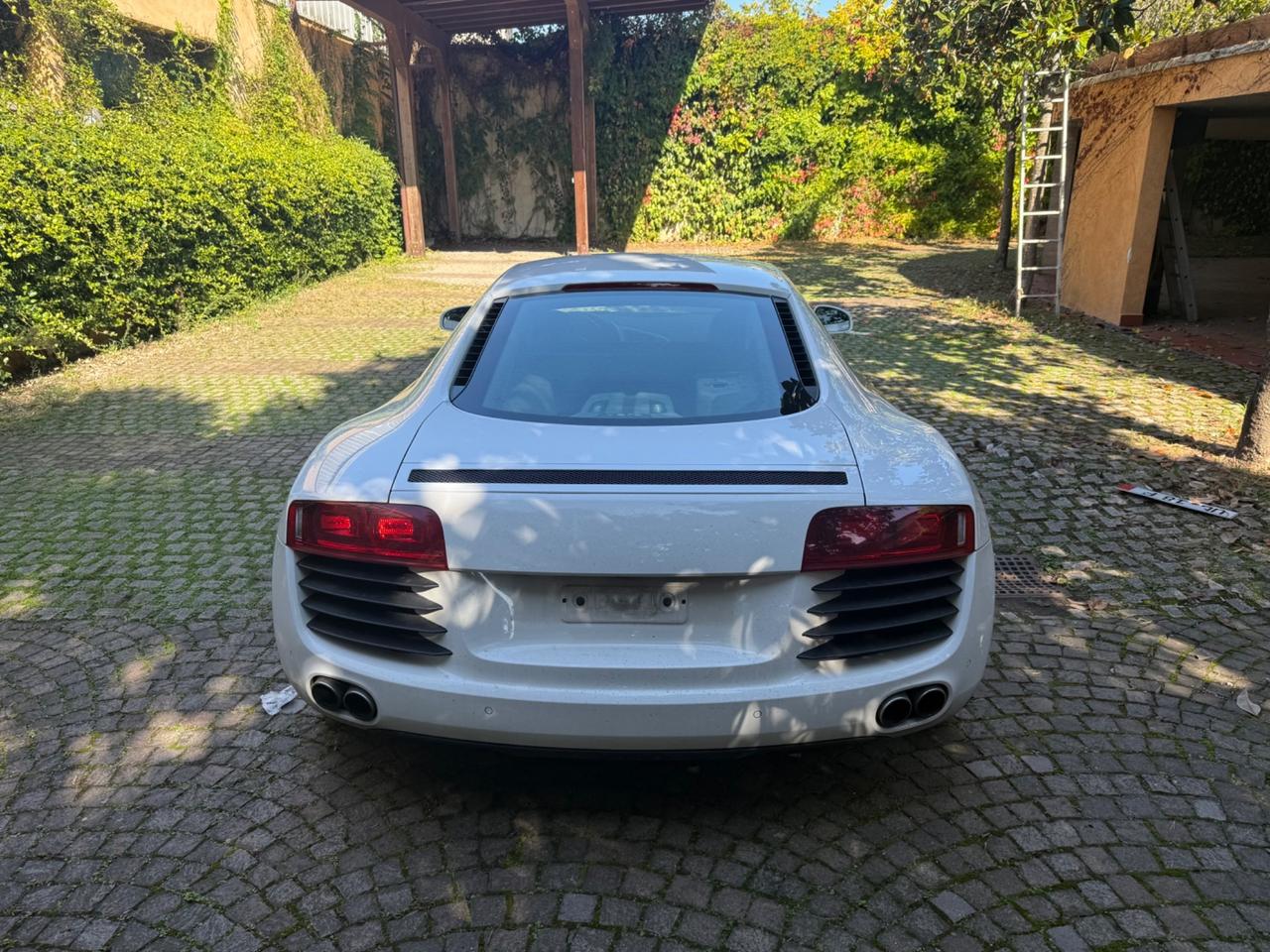 Audi R8 4.2 V8 FSI quattro