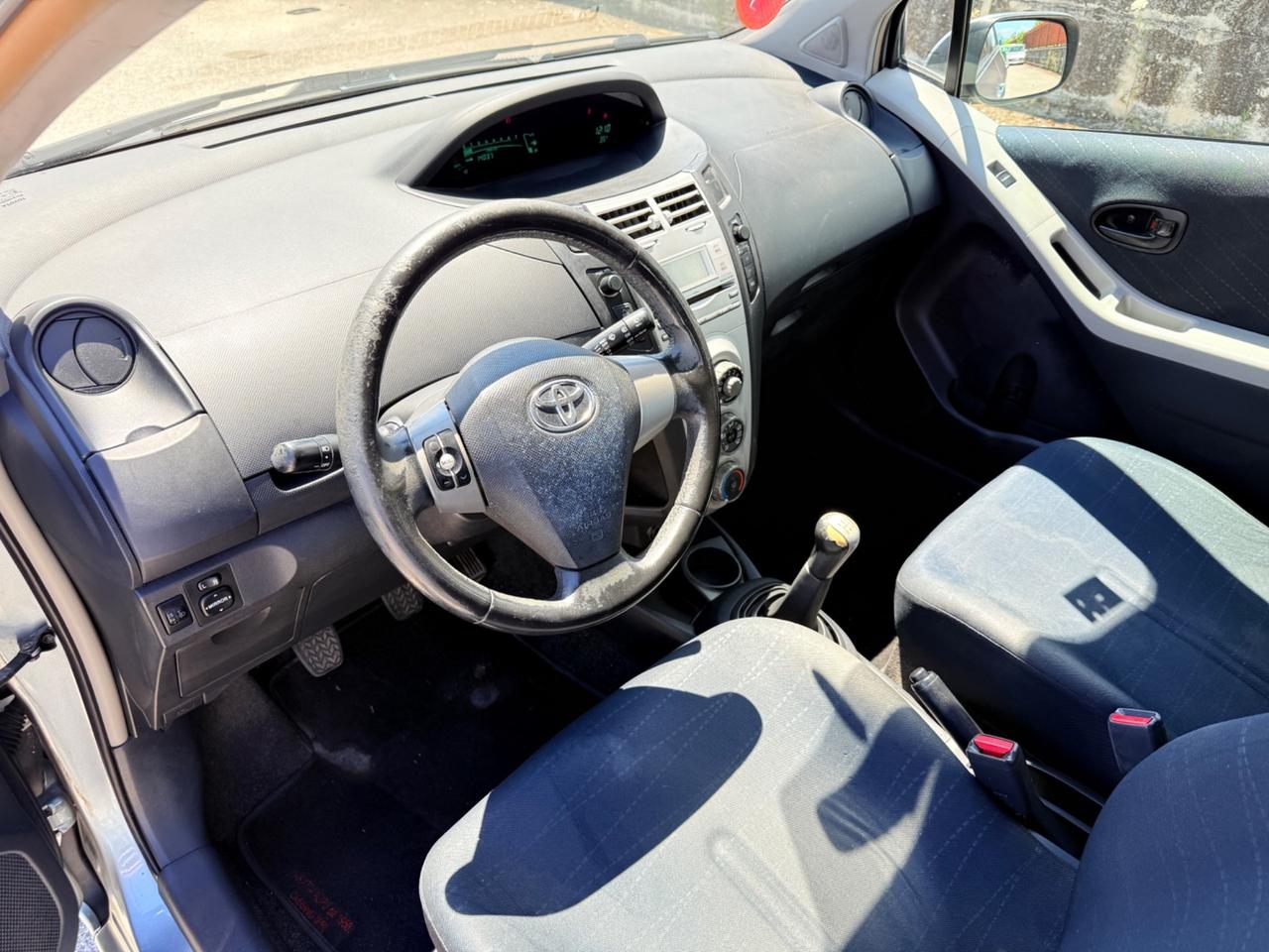 Toyota Yaris 1.0 5 porte Sol
