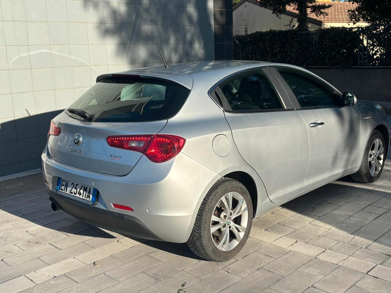 Alfa Romeo Giulietta 1.6 JTDm-2 105 CV Exclusive