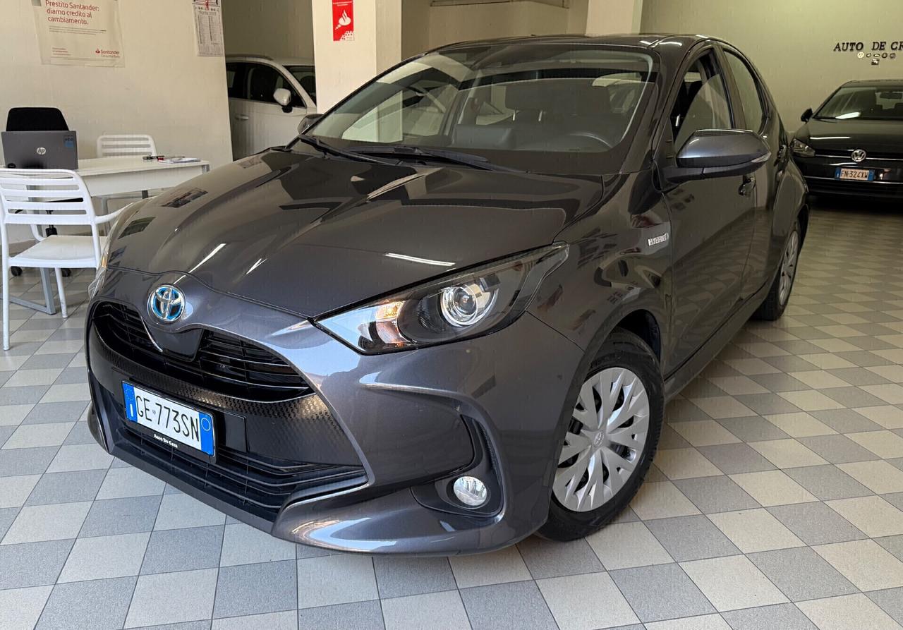 Toyota Yaris 1.5 Hybrid 5 porte Business .