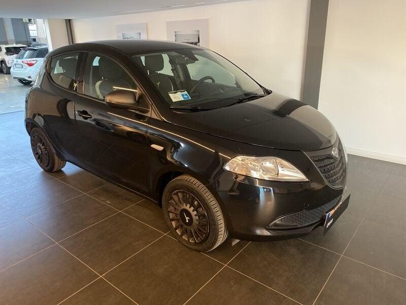 Lancia Ypsilon 1.2 69 CV 5 porte Silver