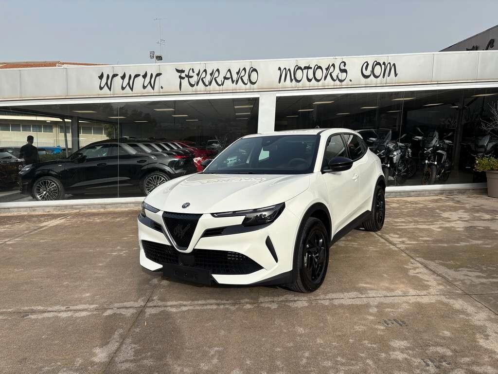 Alfa Romeo Junior 1.2 136 CV Hybrid 2026 KM 0 IVA ESPOSTA Tua a solo 269 Euro al mese