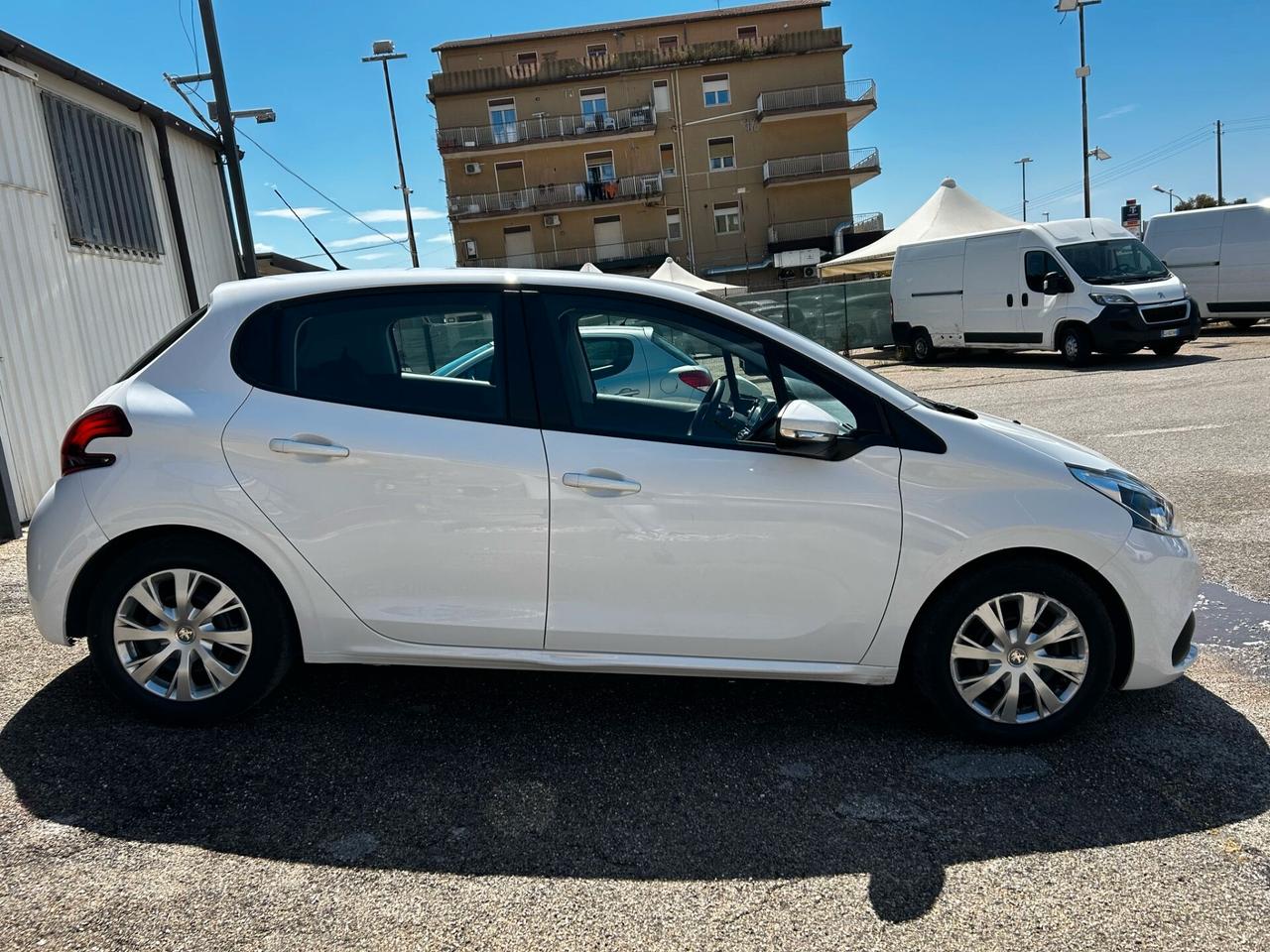Peugeot 208 BlueHDi 100 S&S 5 porte Signature
