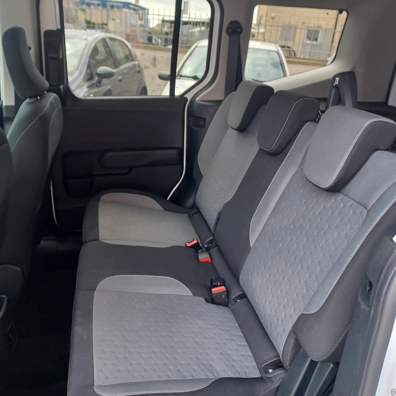 NUOVA 18000KM FORD TOURNEO 1.0 AUTOMATICO