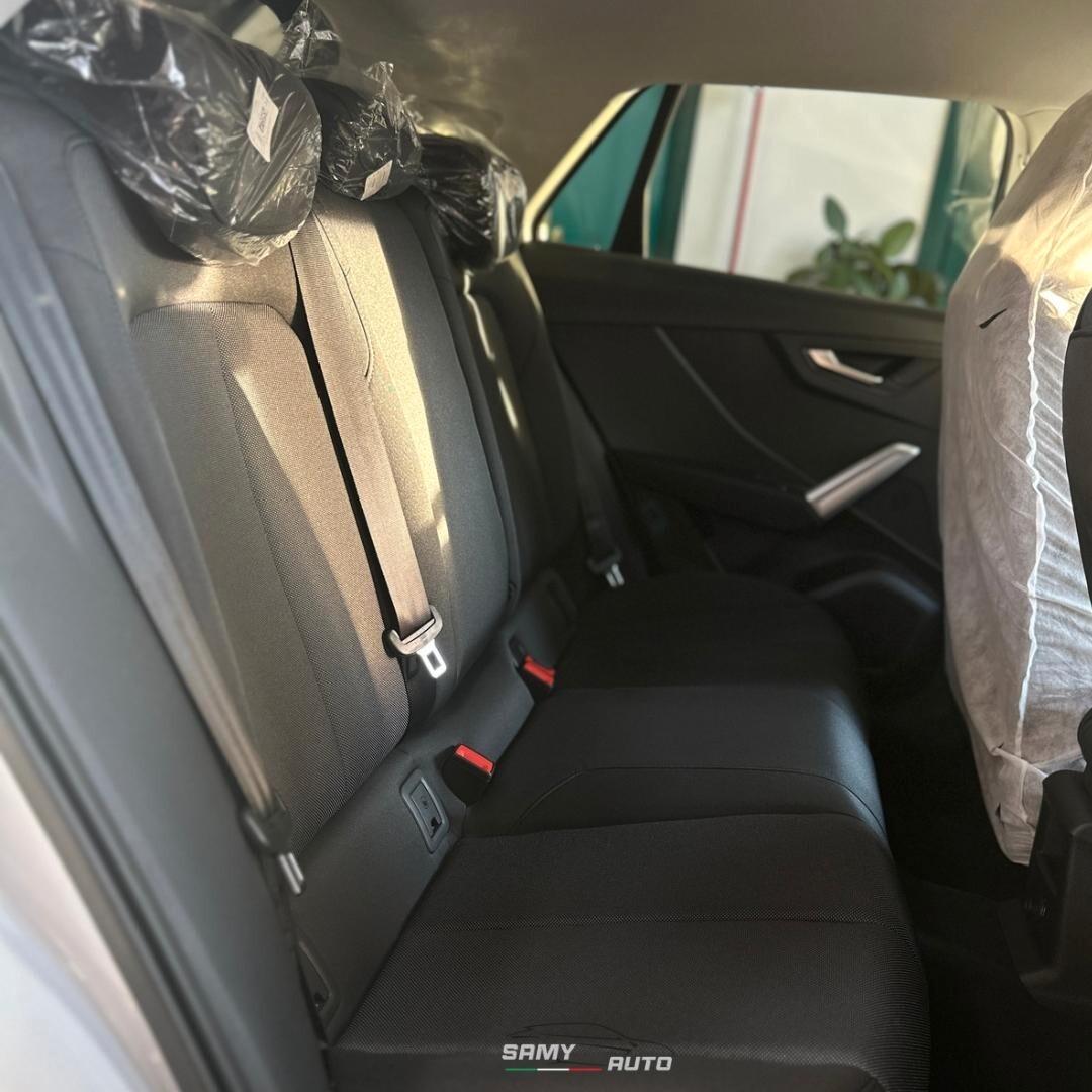 Audi Q2 30 TDI Identity Black