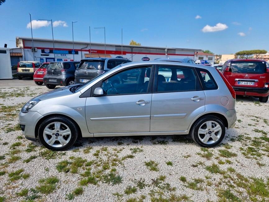 Ford Fiesta 1.2 16V 5p. Ghia