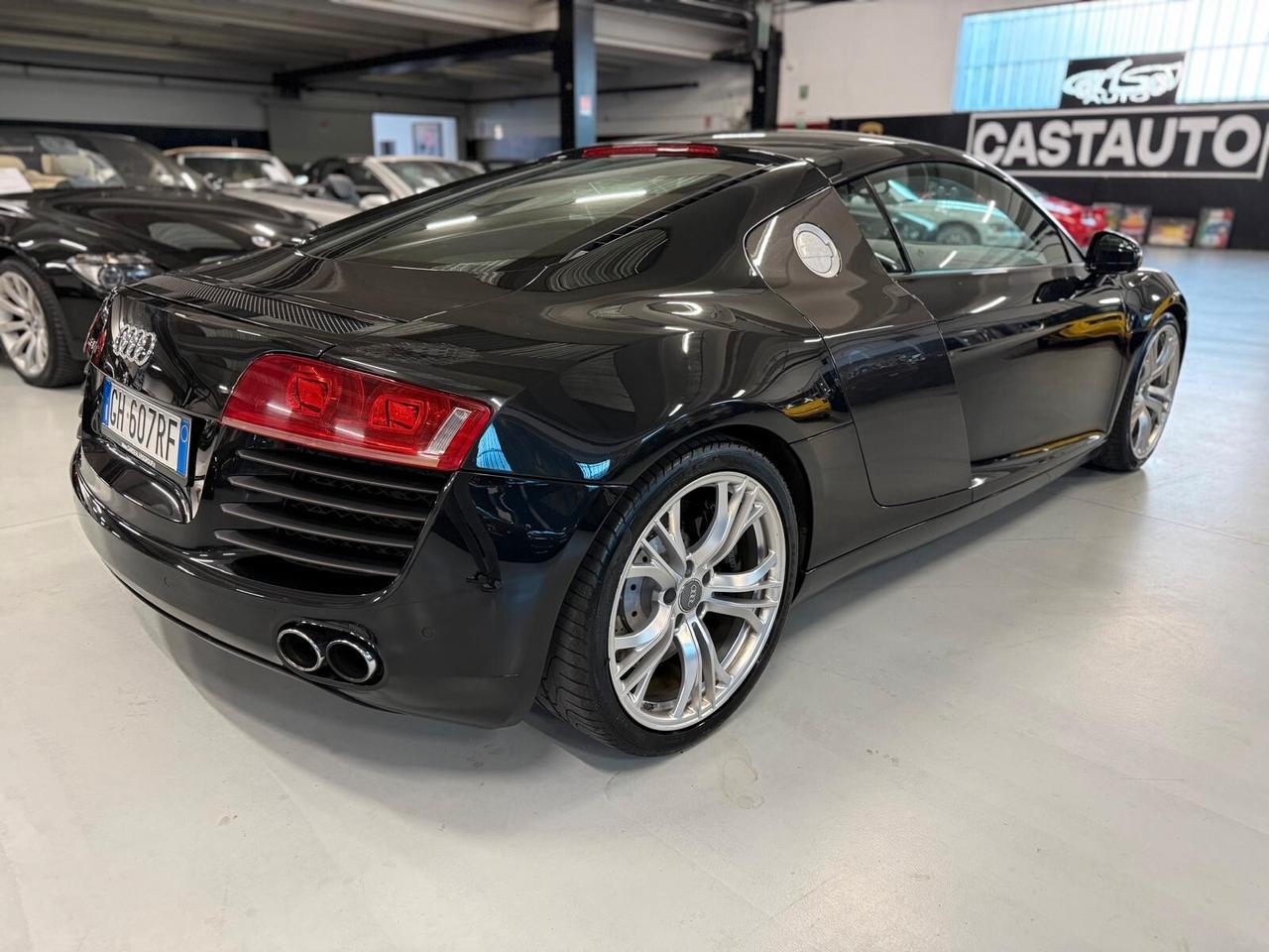 Audi R8 4.2 V8 FSI quattro R tronic