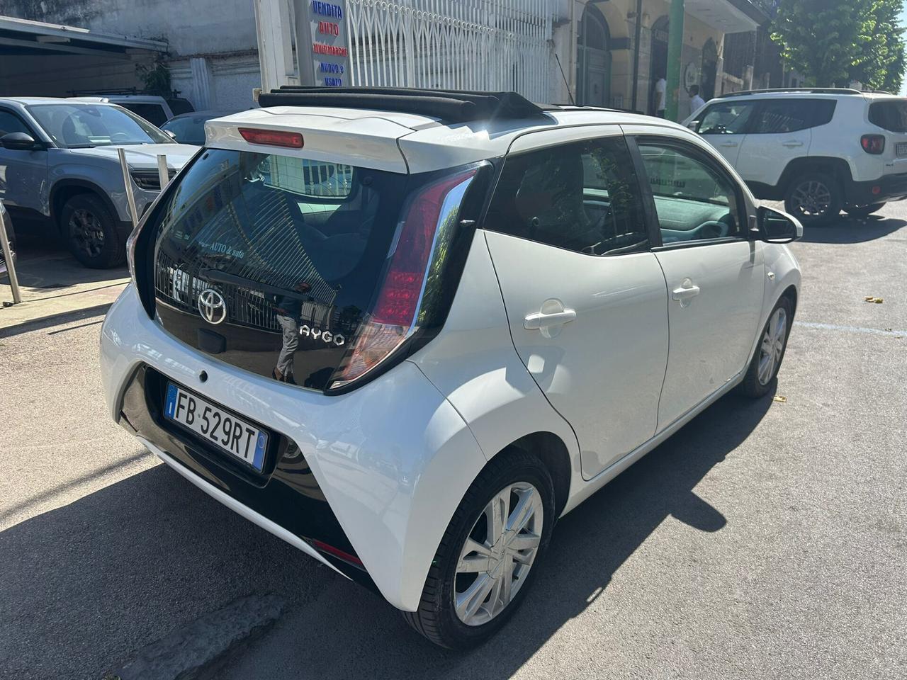 Toyota Aygo 1.0 VVT-i 69 CV 5 porte x-cite